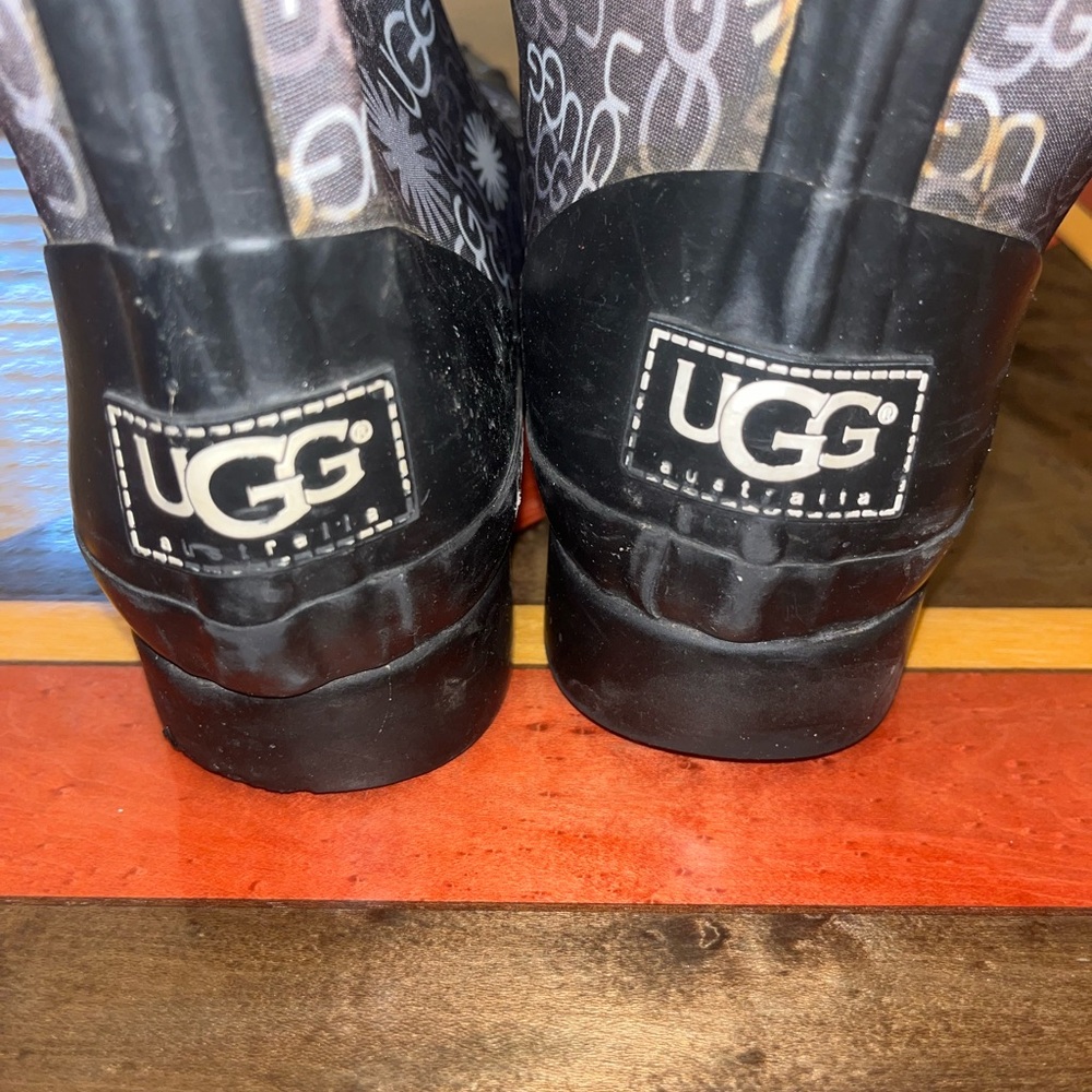 UGG Rainboots - Picture 3 of 6